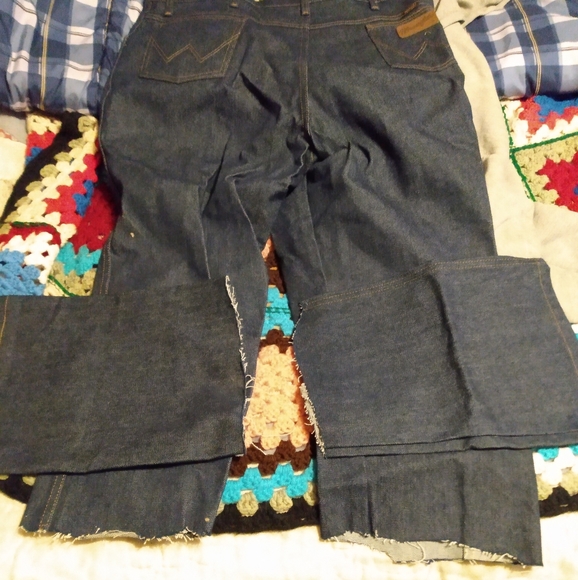 Wrangler 40X36 - Picture 2 of 3